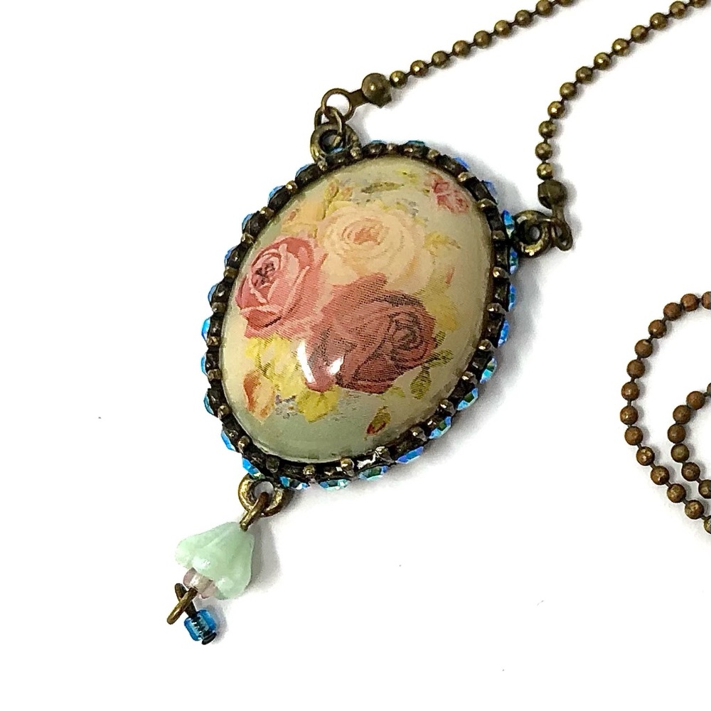 Michal Negrin Victorian-inspired floral and Swarovski crystal pendant necklace - Picture 3 of 11